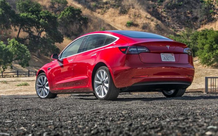 风火轮特斯拉model 3