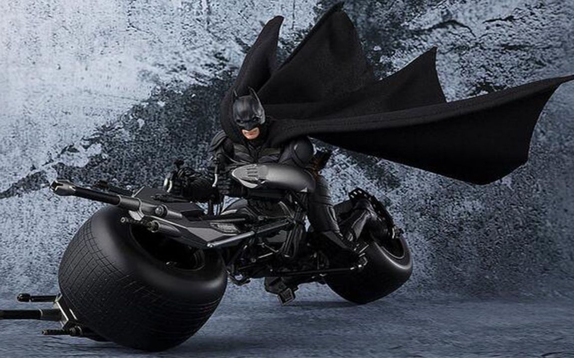 蝙蝠侠的摩托车太酷了吧_哔哩哔哩 (゜-゜)つロ 干杯~-bilibili