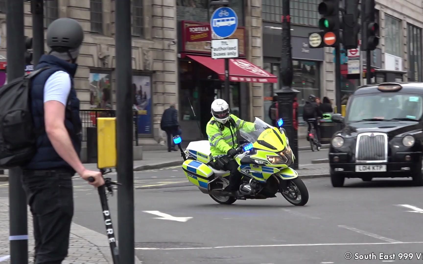 英国大都会警察持枪骑警出警!