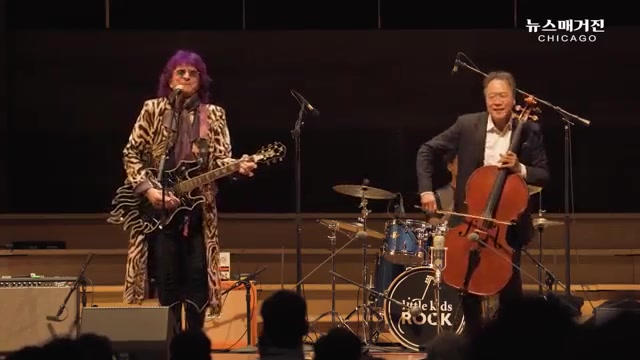 [图]马友友老师在芝加哥音乐会上玩疯了!!!!!Yo-Yo Ma plays Eye of the Tiger with Jim Peterik | Chicago