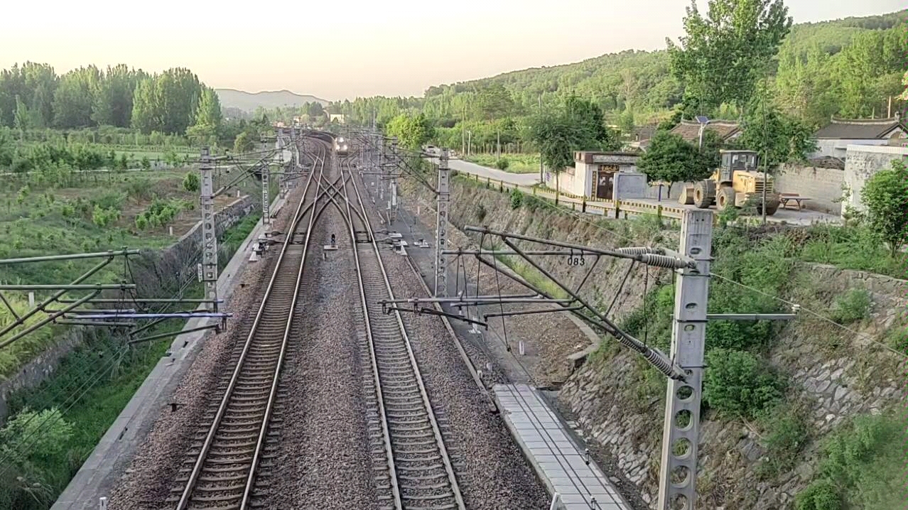 焦柳线草店站南铁路桥拍车_哔哩哔哩 (゜-゜)つロ 干杯~-bilibili