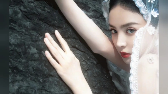 古力娜扎这身婚纱造型真的太好看了!