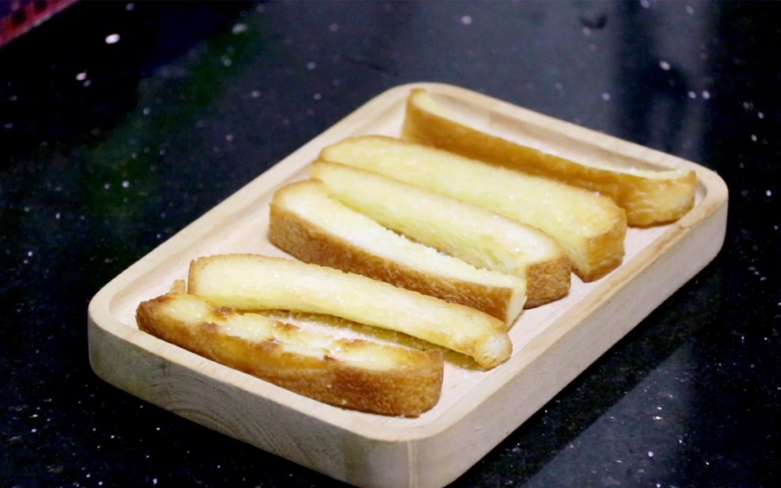 好吃的吐司边边呀