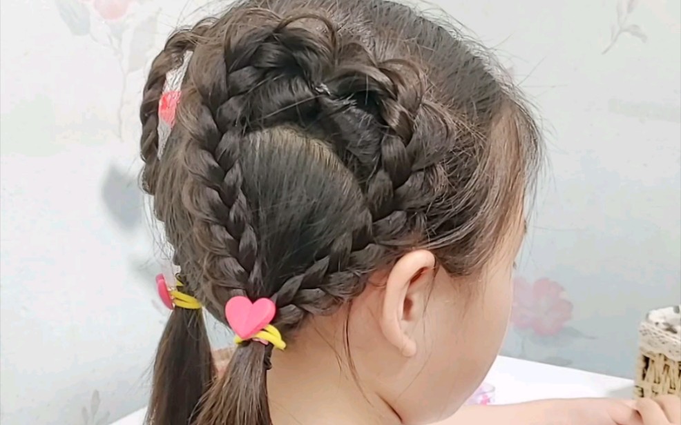 蕾丝爱心双马尾辫