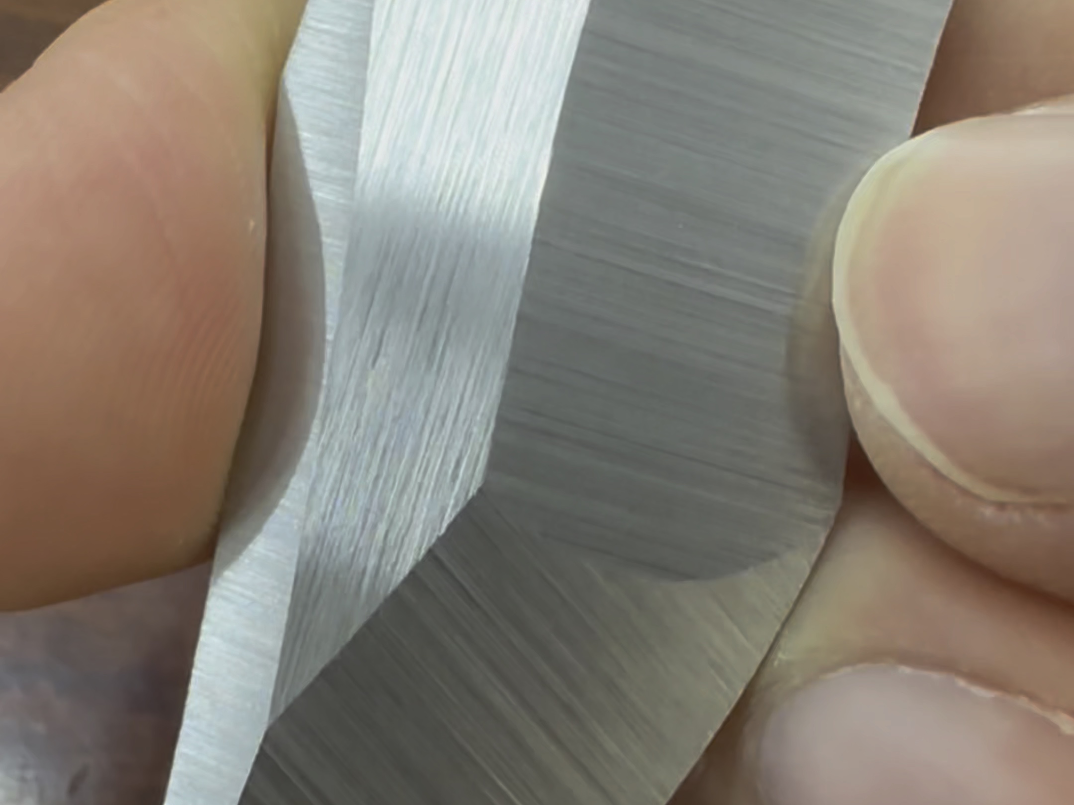 m390粉末钢刀刃拉丝打样效果测试 手工人工拉丝 缎面 分段刃 分段研磨