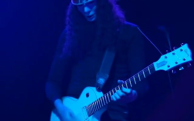 [图]吉他英雄 Buckethead（桶哥）- Soothsayer Live @ Gothic 9-28-2012