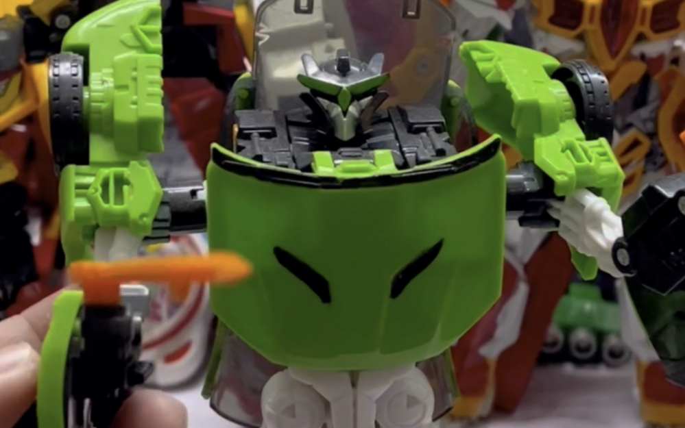 咖宝车神(邦格特工)机器人车形态变形