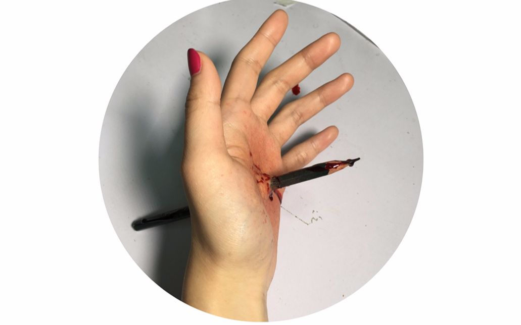 铅笔伤效妆,明明知道是假的,我却看疼了!