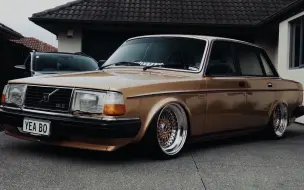 Descargar video: 北欧老车风采  Volvo 244GLE 老车优雅