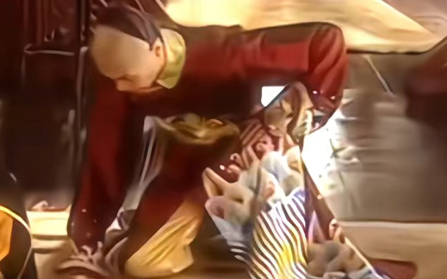 行礼都没有塌肩驼背,跪的特别有气势,赵鸿飞胤禛,仪态天花板