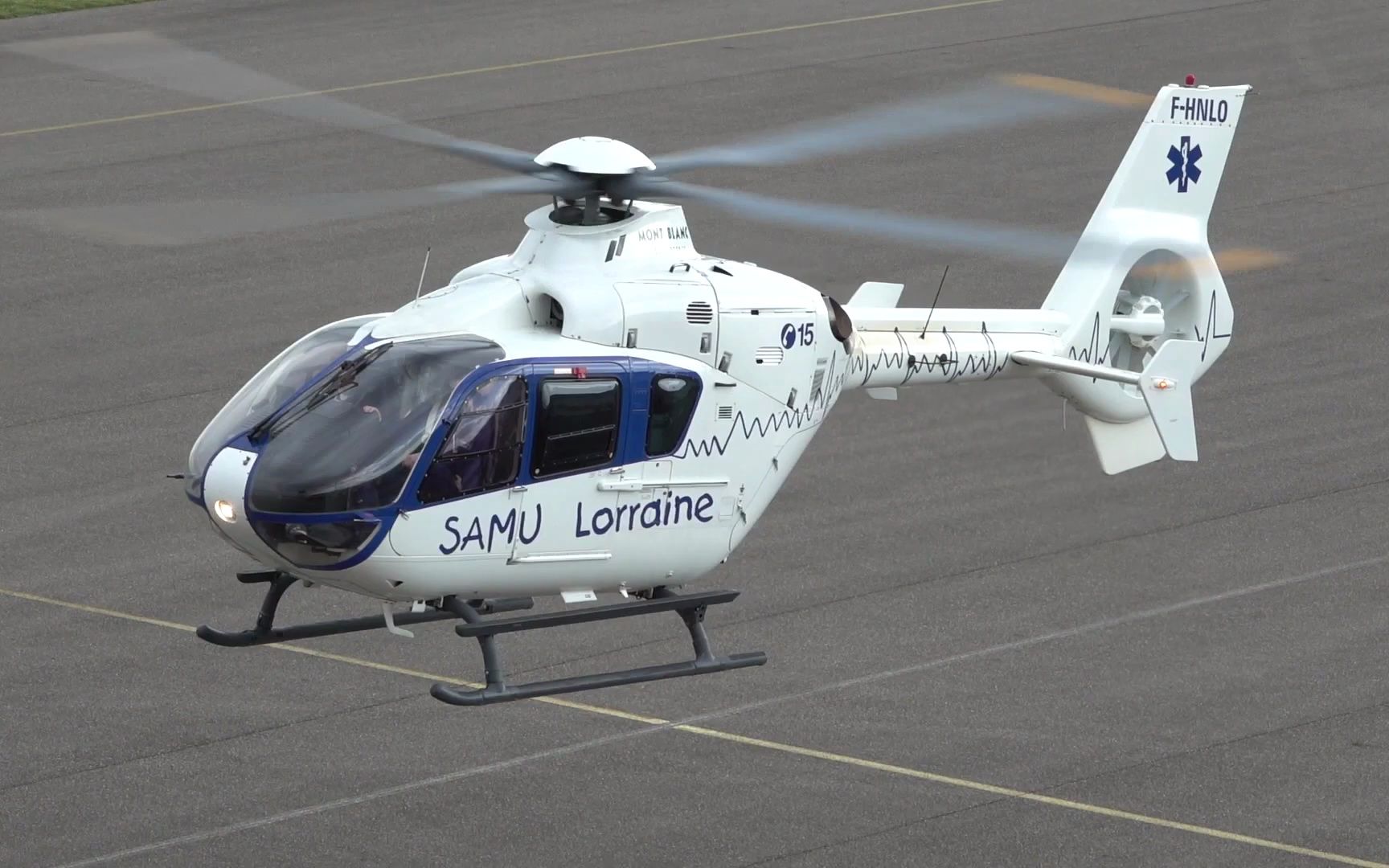 空客直升机h135 降落