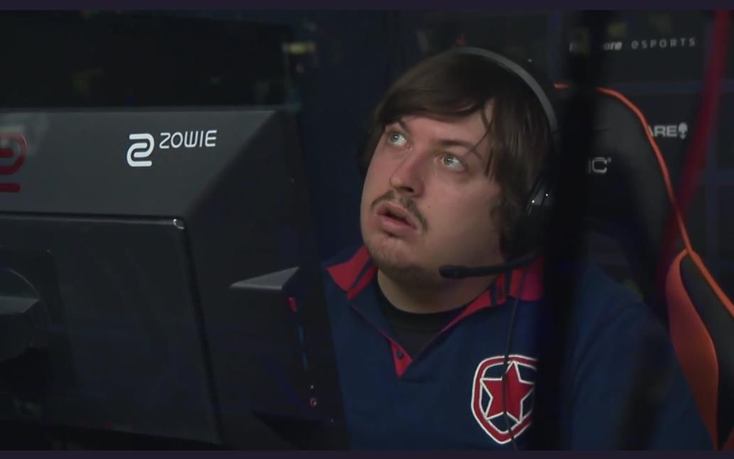 无授权转载csgo性感男神dosia的一天