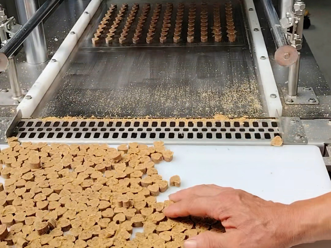 卵磷脂机器#卵磷脂成型机#卵磷脂压块机#卵磷脂软颗粒设备#宠物食品