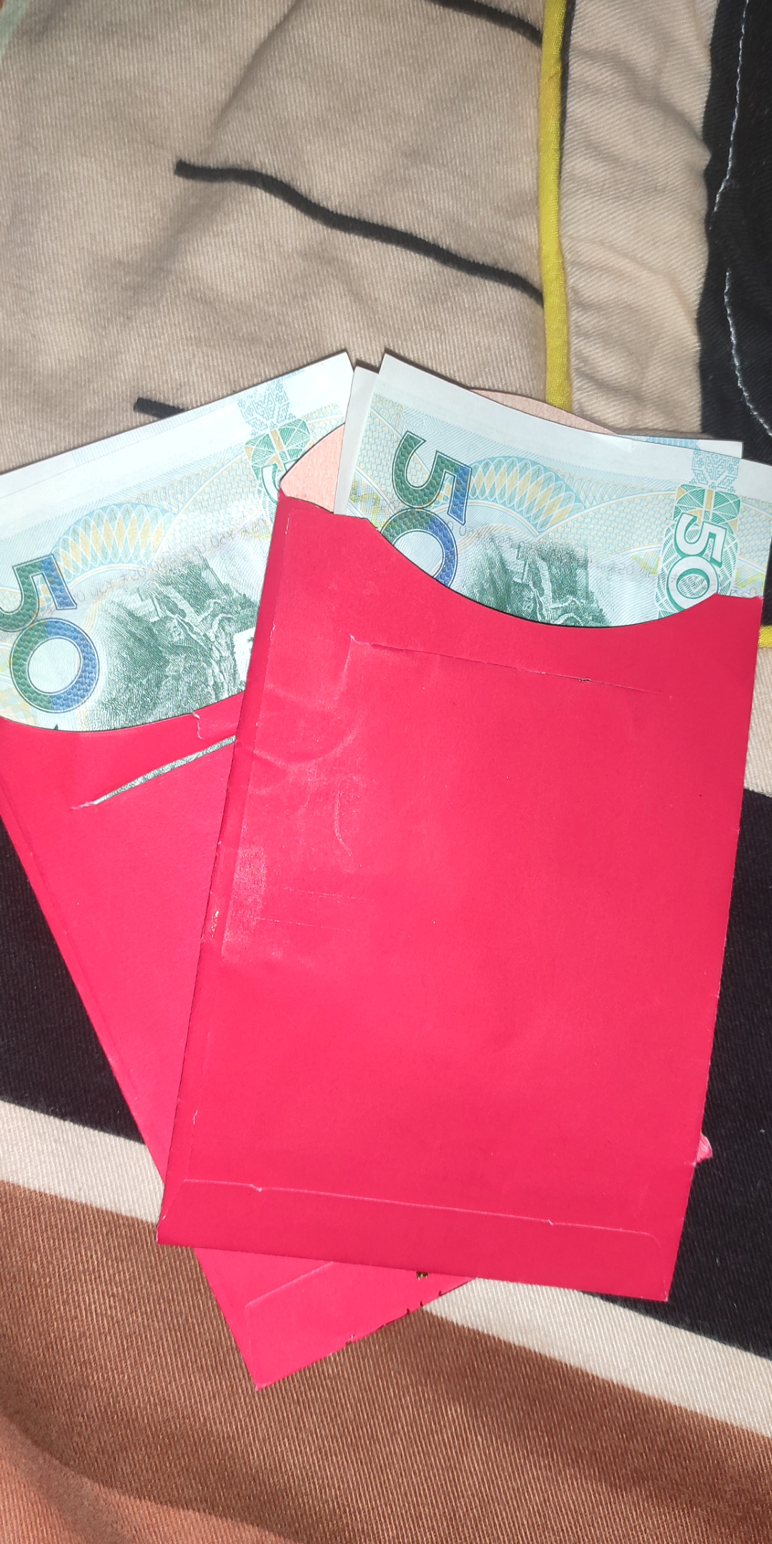 发两千红包,收到一百.