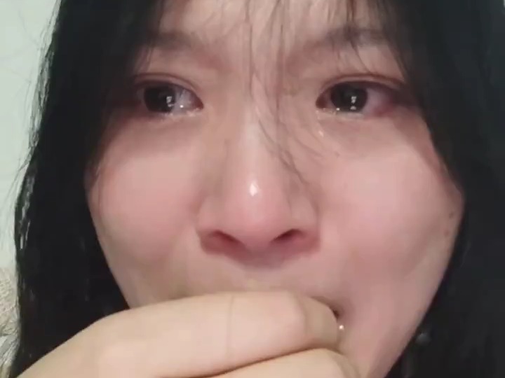 成都一女孩哭诉,月薪三千,单休,还被拒了!
