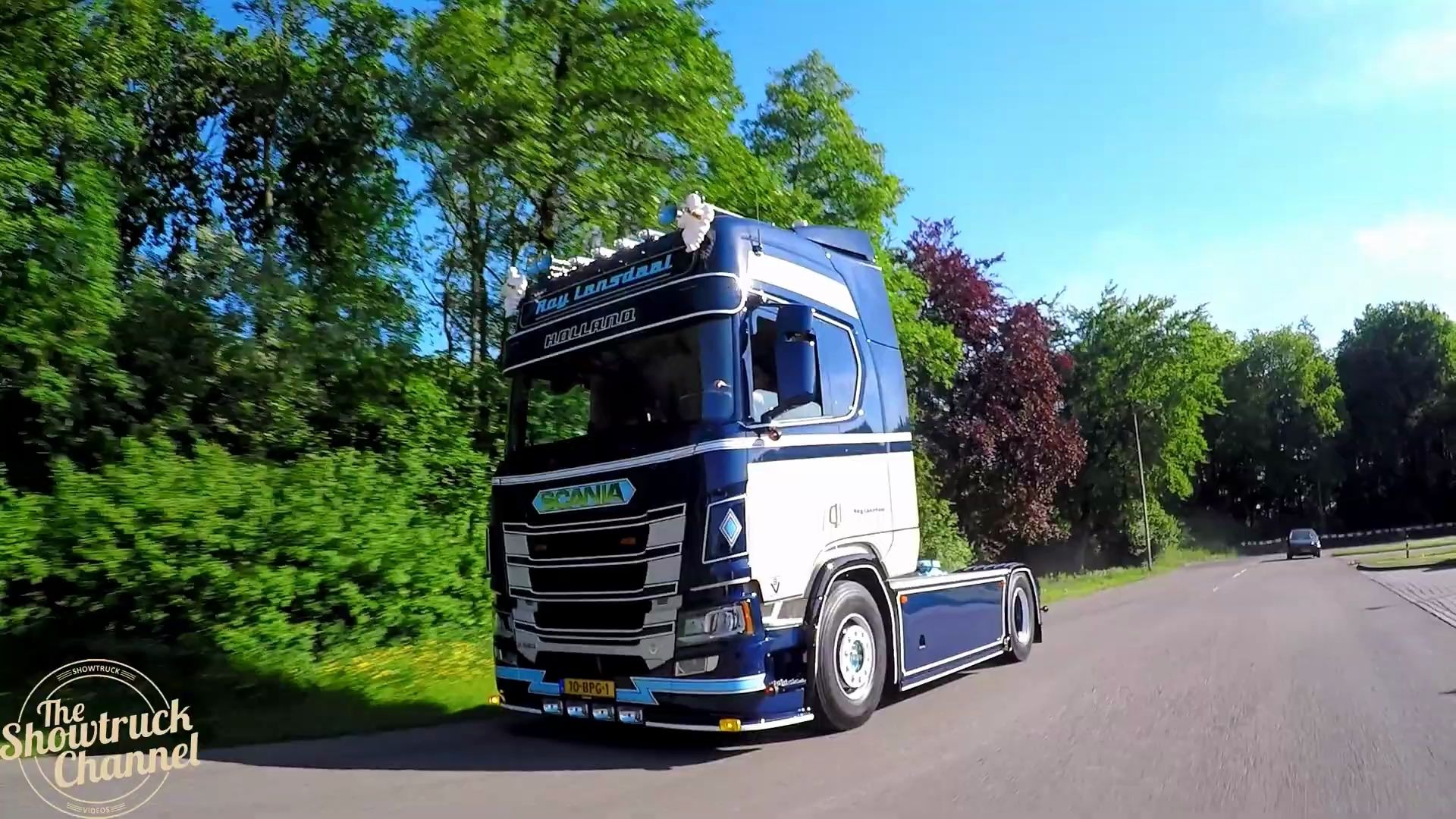 视觉与听觉的盛宴!scania r520 v8
