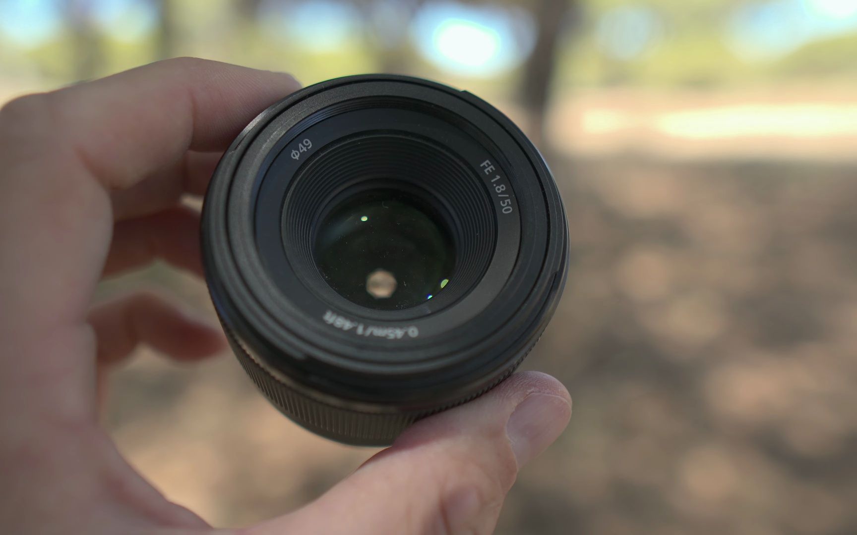 【熟肉】索尼 a6000 系列的第一支镜头 // 买哪一个?( toms jurjaks)