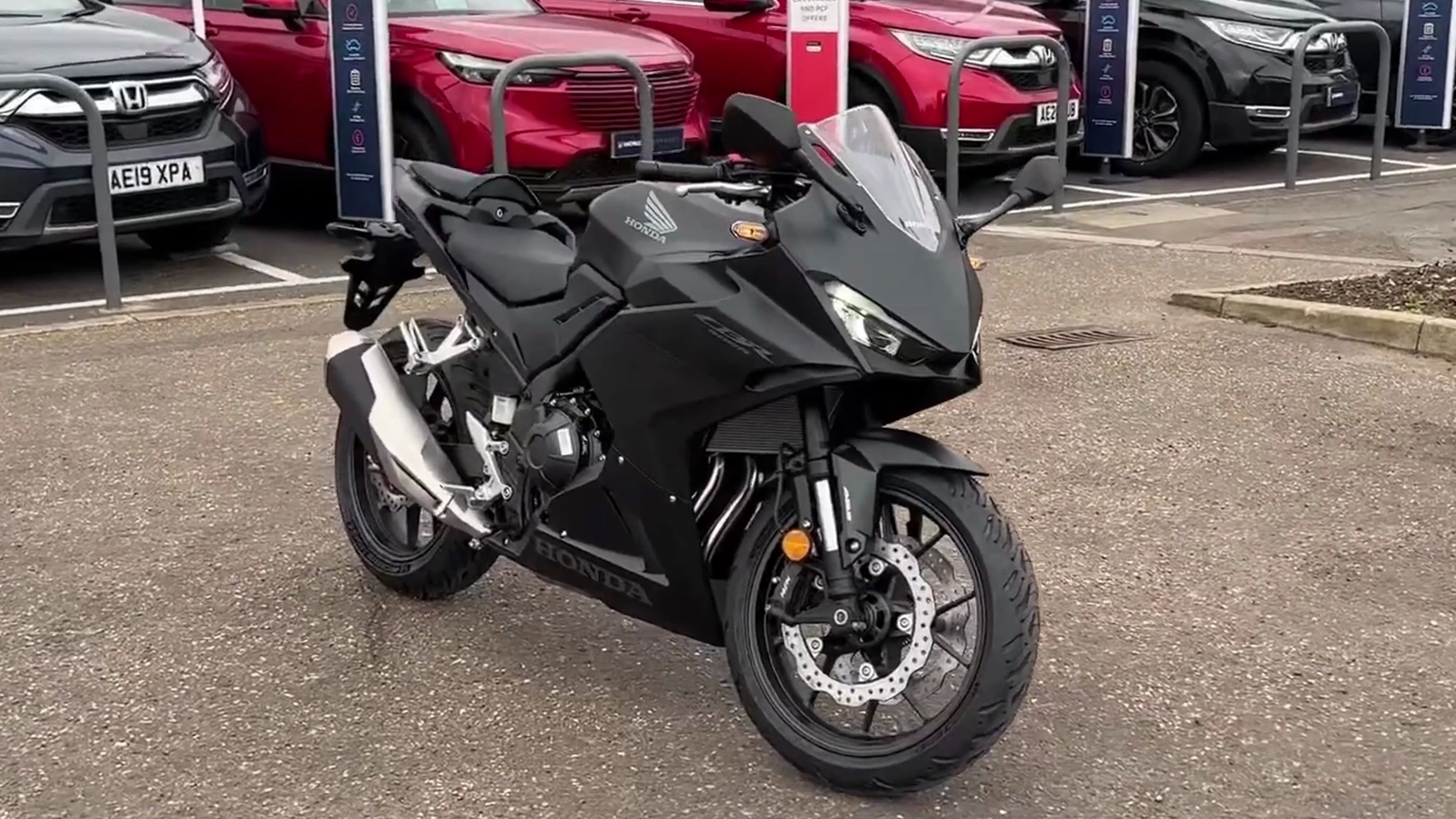 2024款cbr500r(国内版本cbr400r)黑色版本细节展示