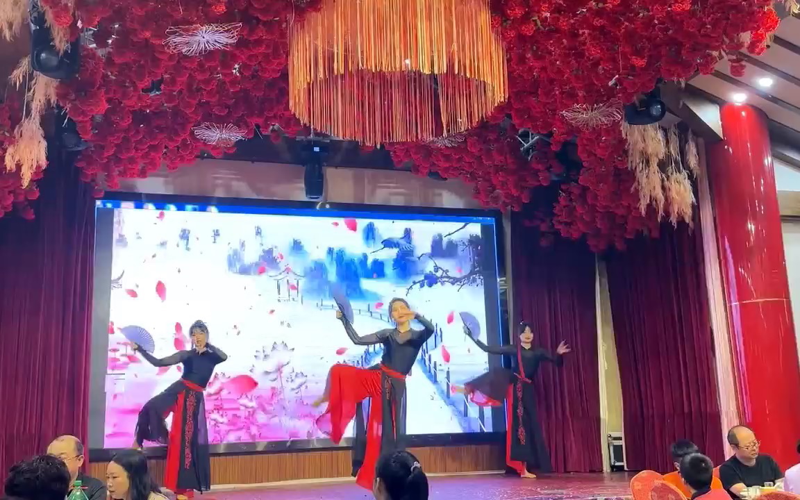 济南中秋晚会节目表演推荐【136 2172 7792】济南专业大型晚会节目开场暖场节目推荐开场舞蹈节目演出团队中秋晚会外请节目多少钱一场哔哩哔哩bilibili