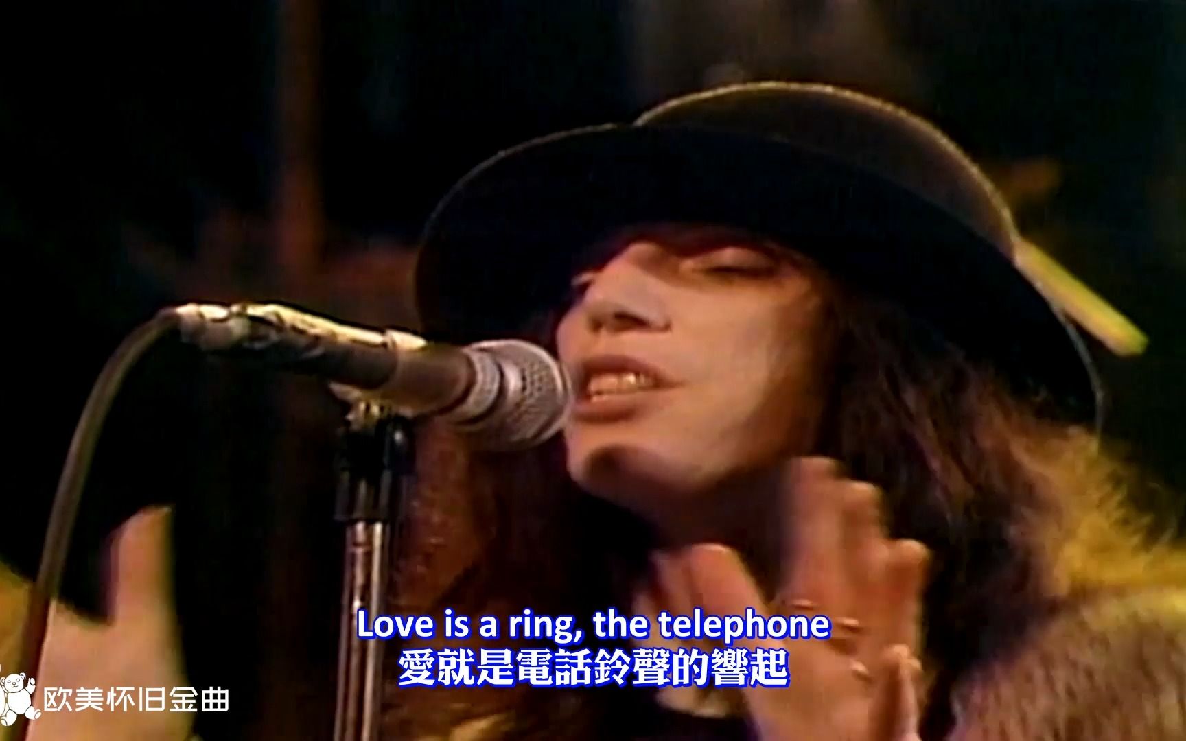 [图]Patti Smith - Because The Night (Live Old Grey Whistle Test)【中英字幕】