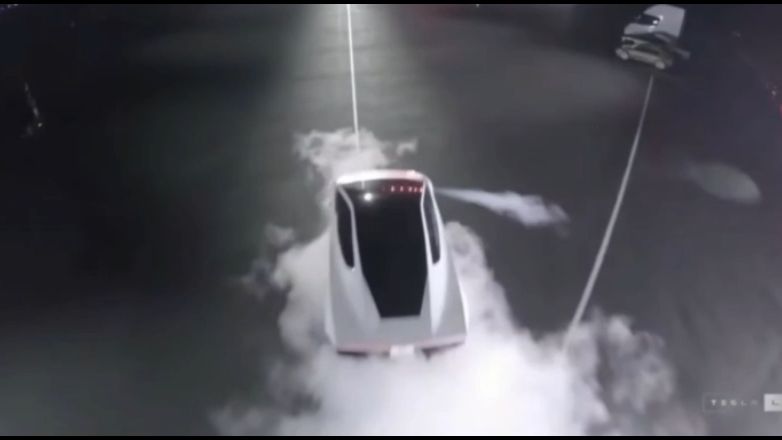 马斯克给人类驾驶员最好的礼物！特斯拉roadster2真飞了！