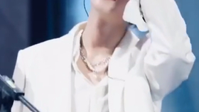 红衣jennie 晚上做梦的素材有了 哔哩哔哩 つロ干杯 Bilibili