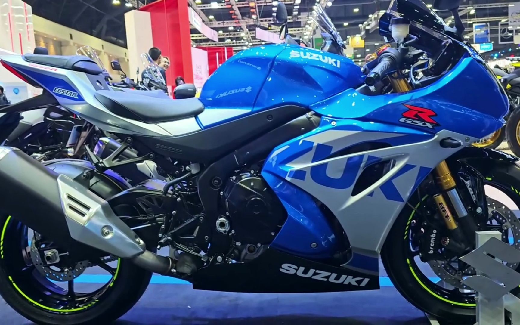 2023款鈴木gsx-r1000r跑車,四缸引擎,動力強顏值高,重點是售價