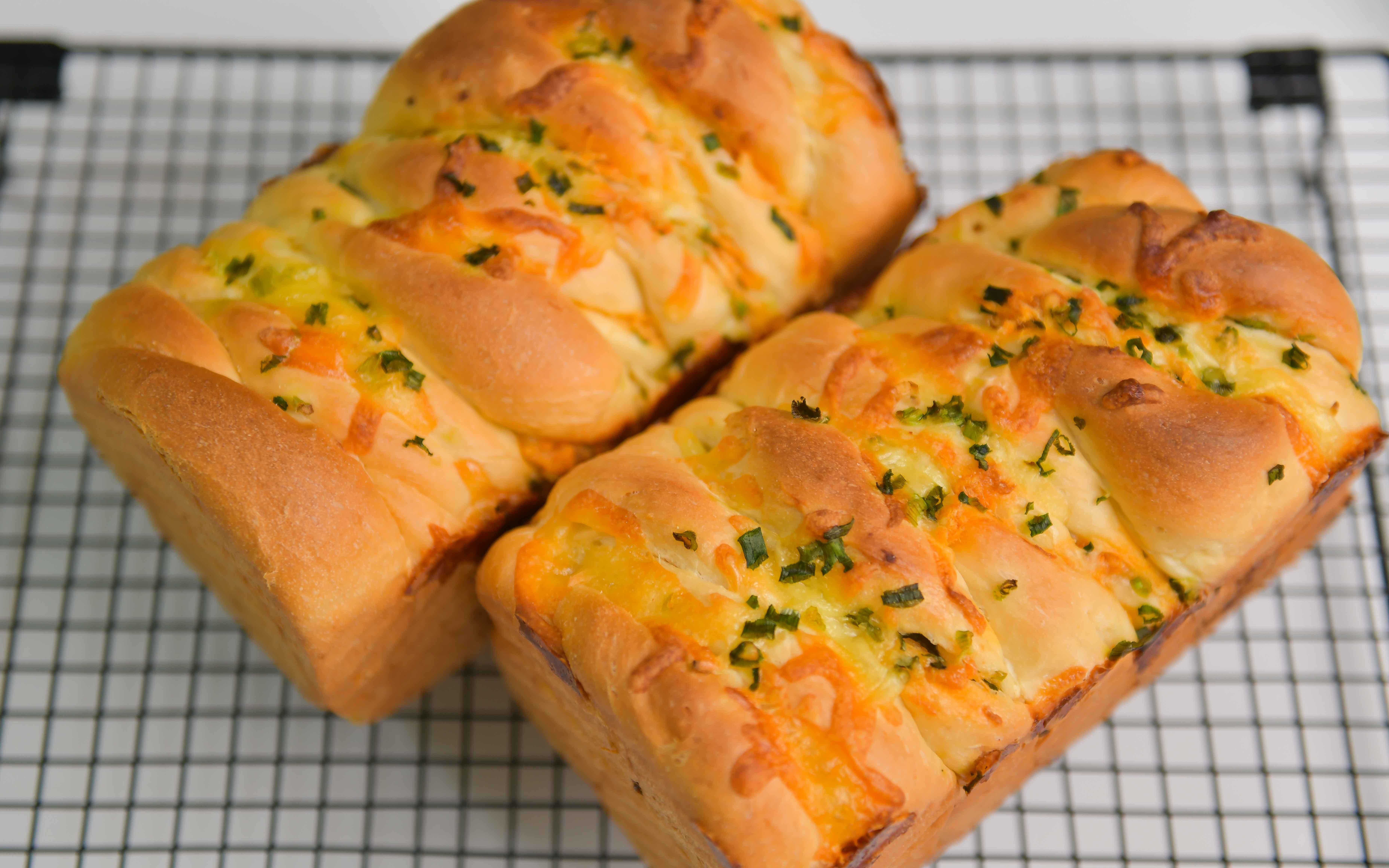 香葱肉松吐司 柔软又拉丝 香味十足 喜欢吐司的朋友赶快收藏啦_哔哩