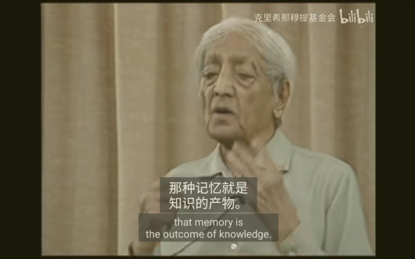 [图]我必须在洞察的同时即刻行动，也就是不让思考介入。思想是一个无用的工具，在探索自己这个过程中，你或许可以耍个小把戏，但小聪明却长不成大智慧。你必须真的认真了。