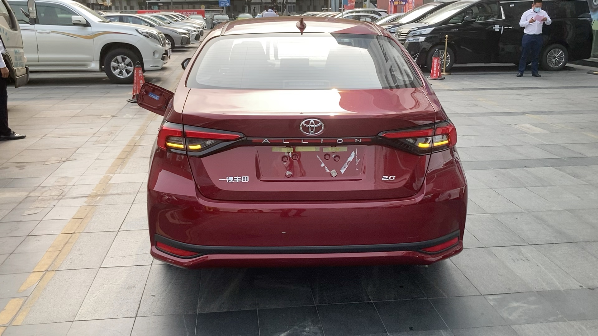 红色亚洲狮到店实拍