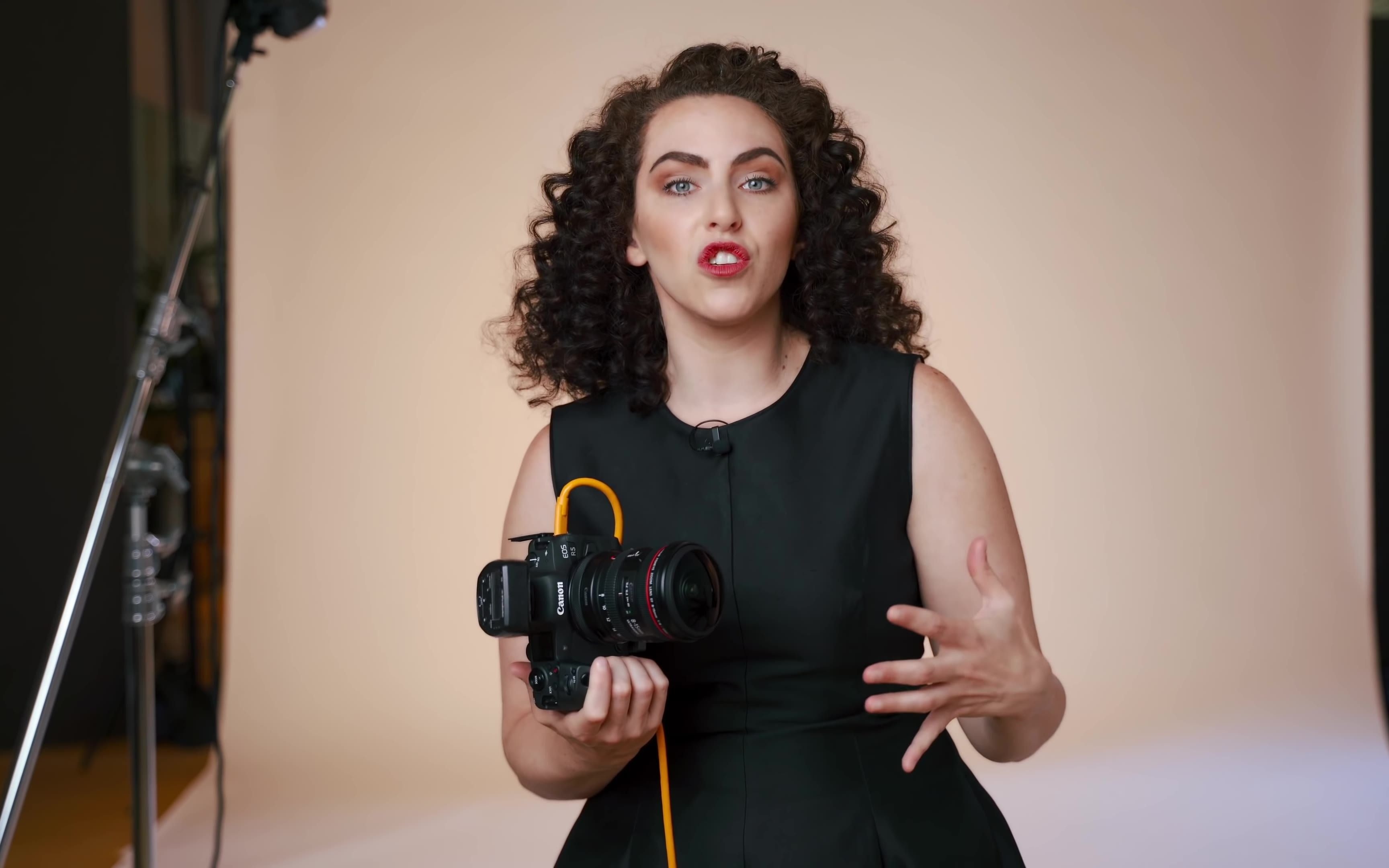 【油管视频搬运工】鱼眼镜头创作大胆的时尚人像_哔哩哔哩_bilibili