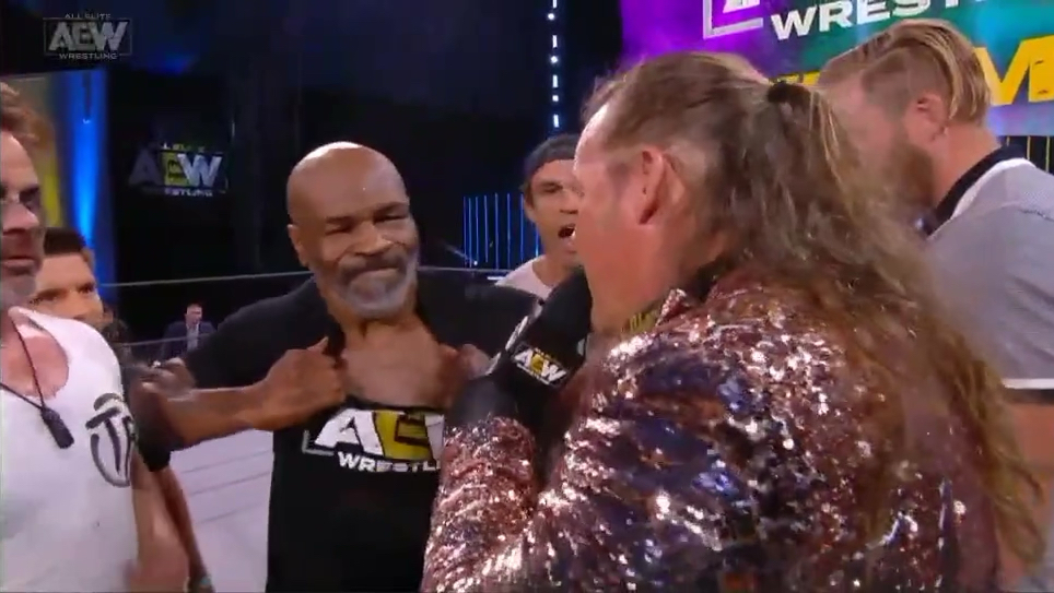 衣服质量太好 泰森撕不开经典名场面 #wwe#世界摔角娱乐