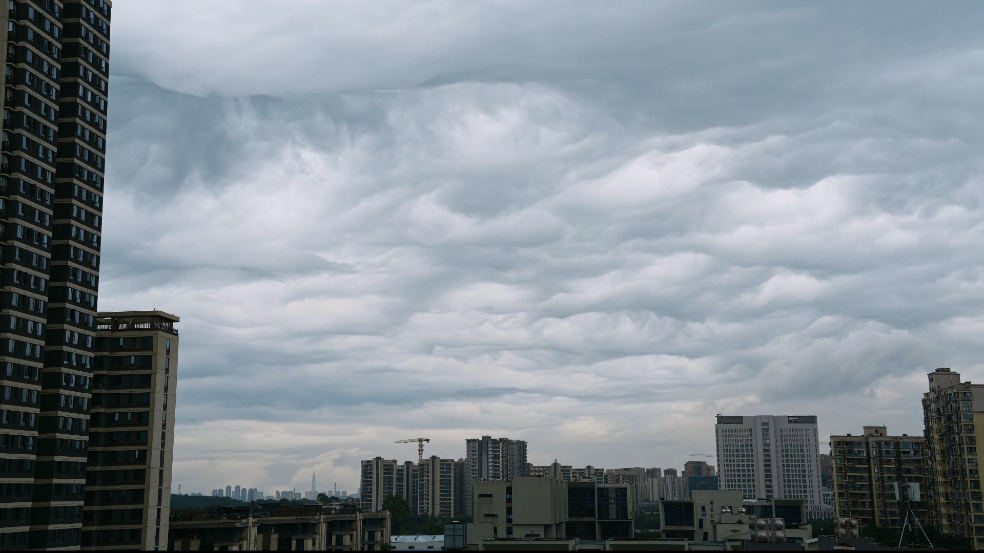 6月29日成都暴雨糙面云