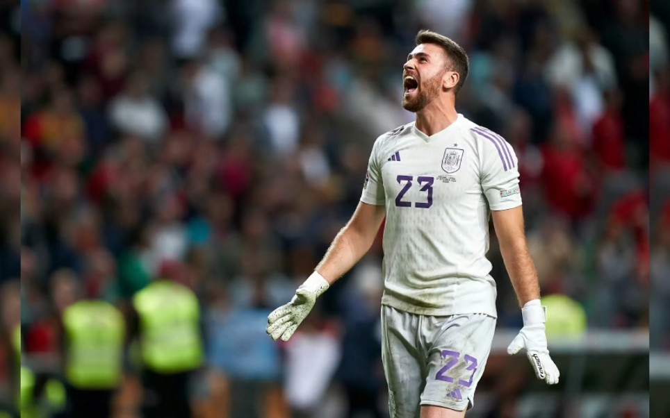 西蒙力压德赫亚坐稳西班牙国家队的首发门将,不仅仅是靠恩里克对他的