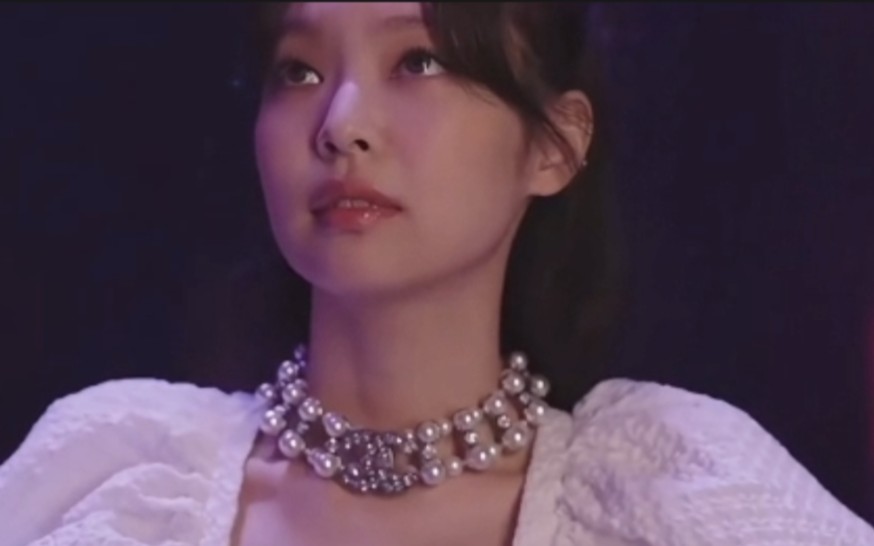 竟然真的有jennie看自己solo的镜头!