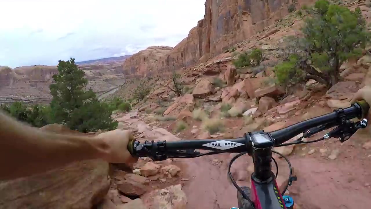 【极限运动】山地自行车,第一视角,dont look down_哔哩哔哩 (゜-゜)