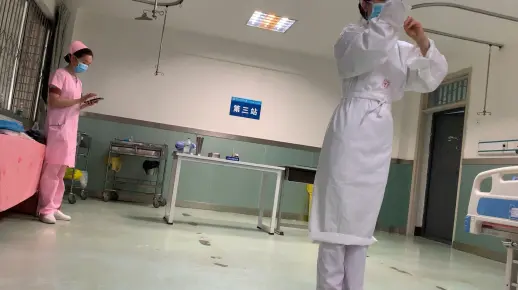 穿脱隔离衣技术