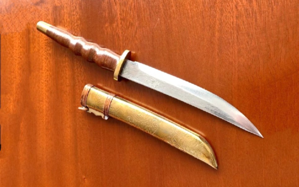 夹钢黄河流水纹,葫芦柄柳叶折花刀