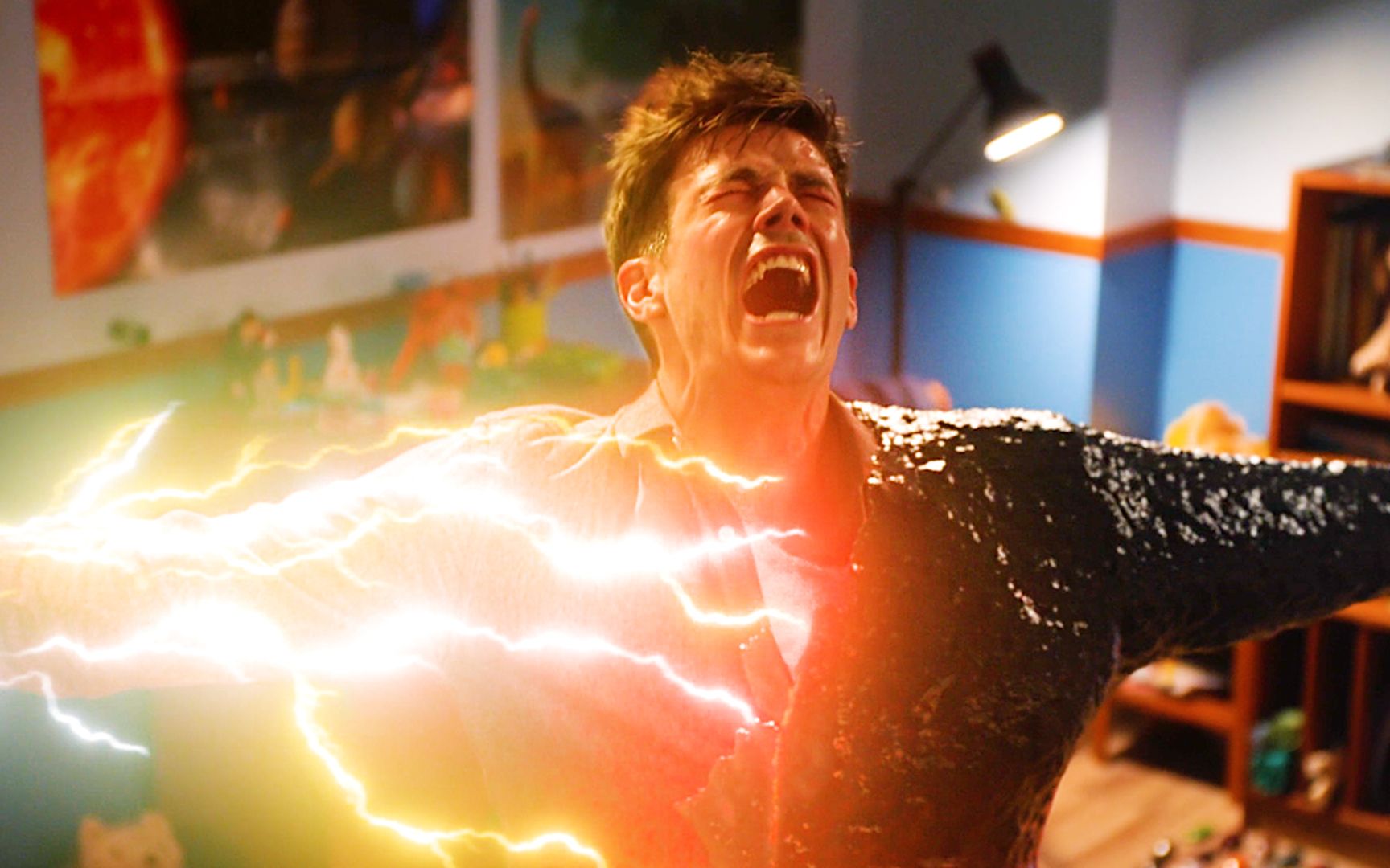 闪电侠被血魔附身,左手是血魔,右手是神速力!