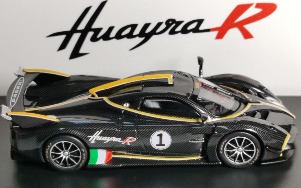 lcd 1:64 帕加尼 花雅r(全碳纤维) 展示