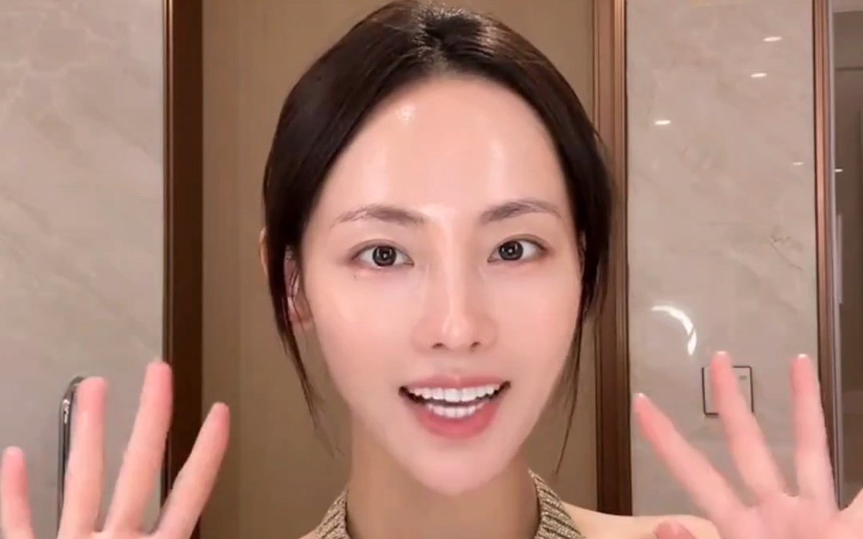 张嘉倪分享素颜养肤好物,素颜也发光!