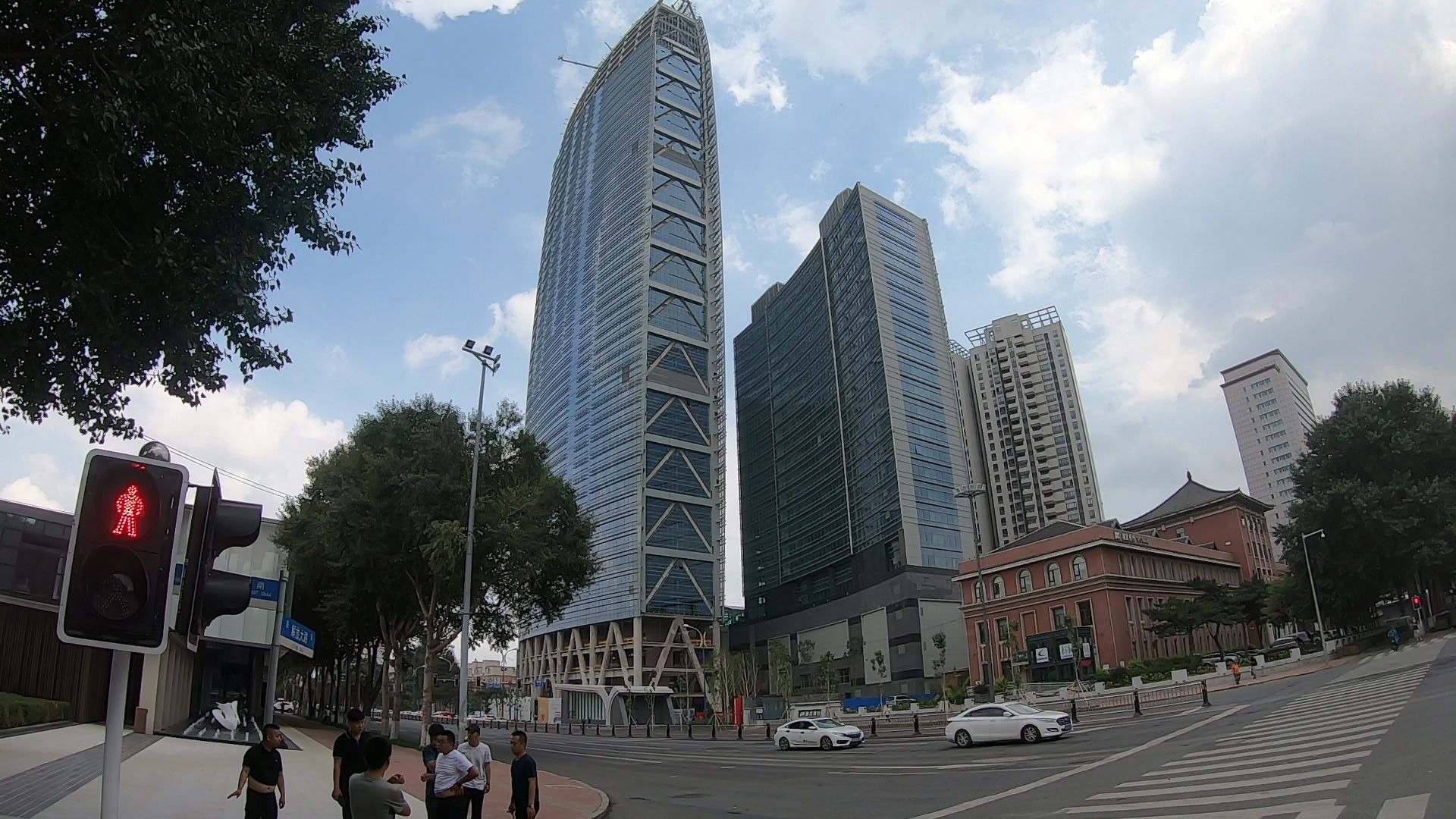 长春自由大路拍一下长春为数不多的几栋摩天大楼