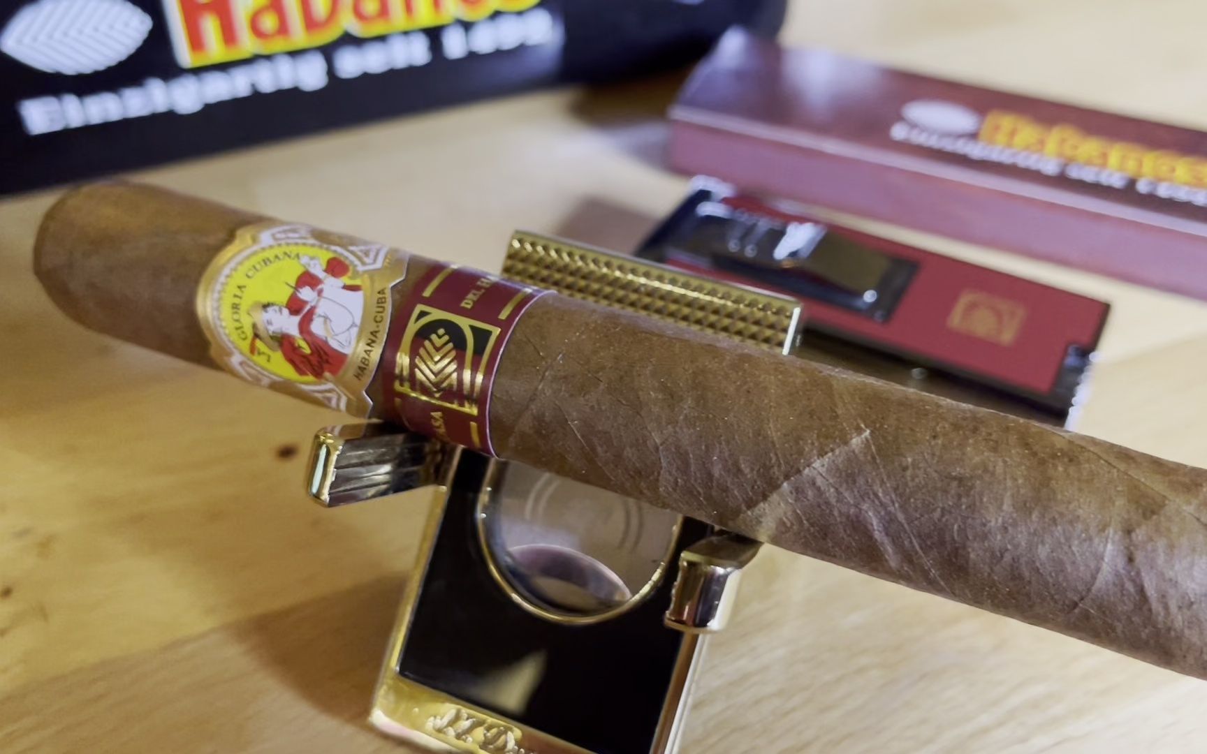 古巴荣耀最新款lcdh特供雪茄:glorias 品吸