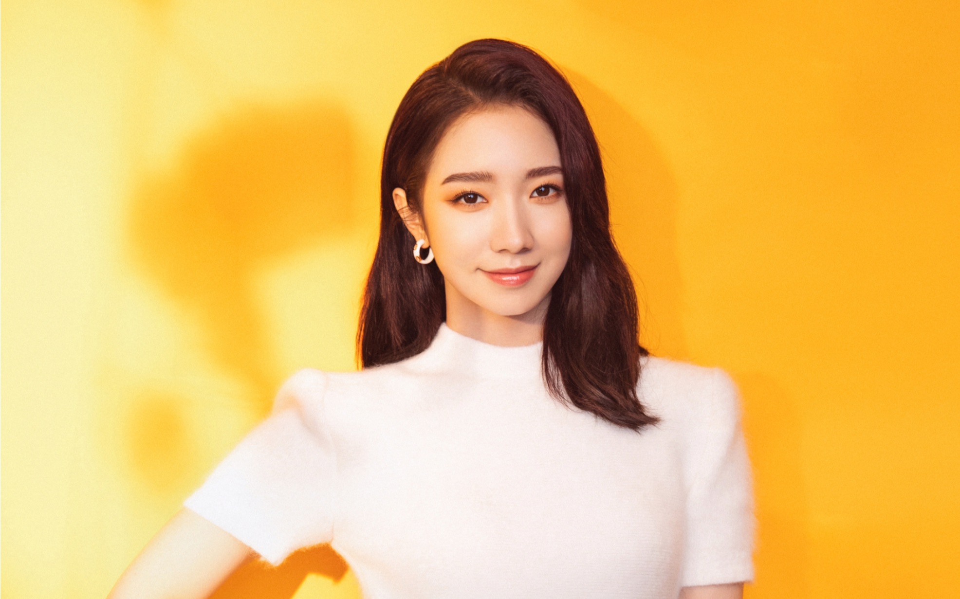 【孟美岐】191116 芭莎慈善夜 火箭少女101《light》《飒小姐》舞台