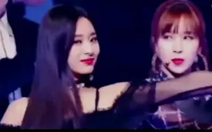 Tải video: [TWICE]当你瑜跳错舞步时，你南的表情亮了