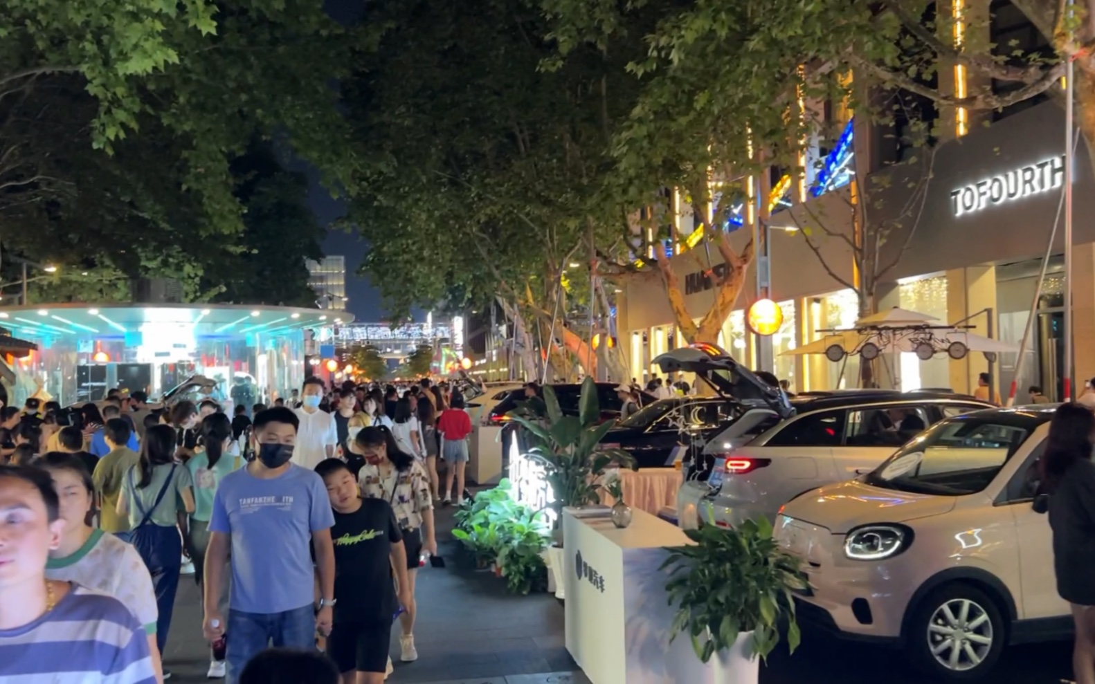 2022年9月湖滨银泰夜景