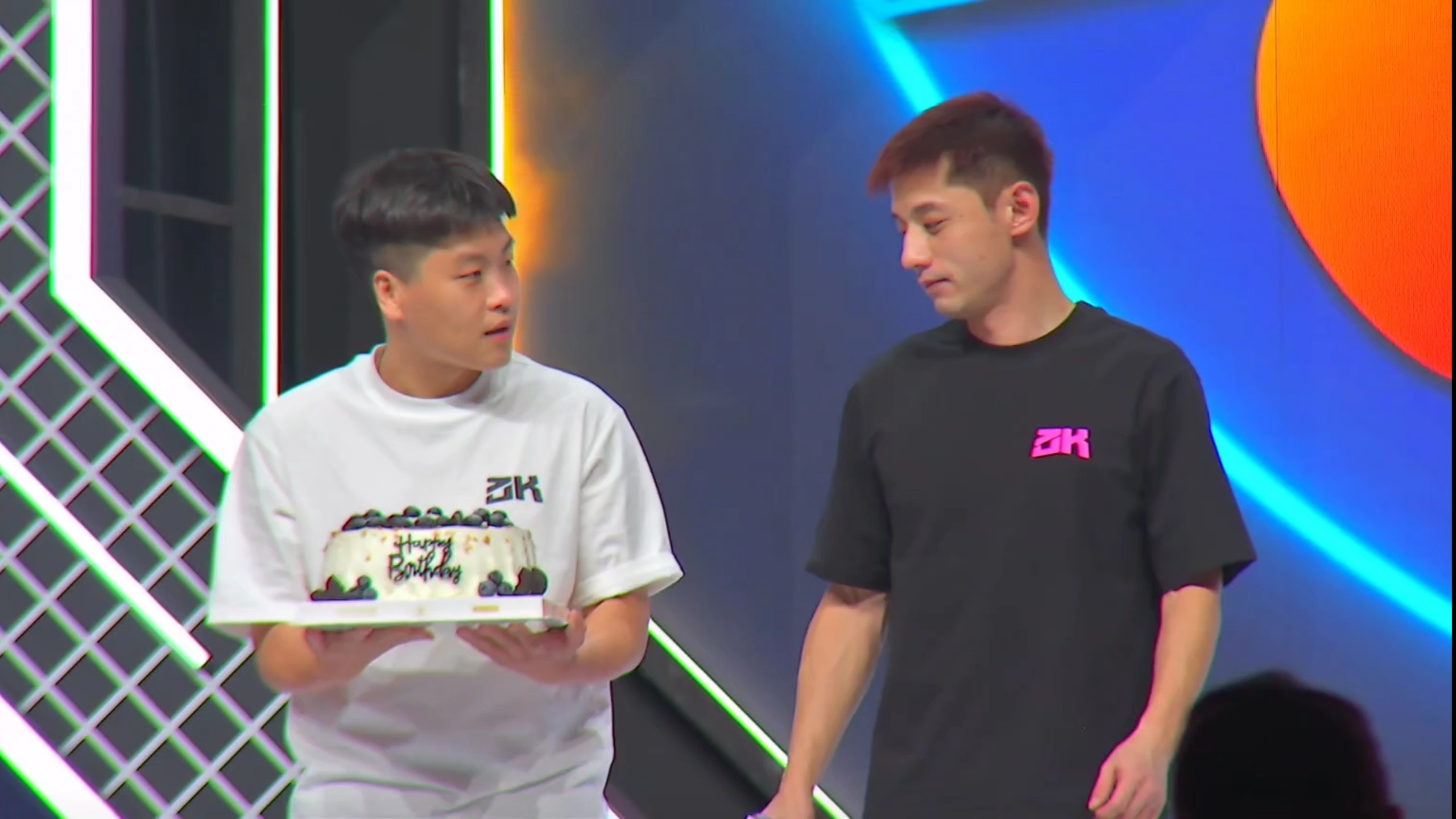 张继科20261001直播3：表演赛创新玩法3V3真的精彩，还有张继科的各种发球打球方式，氛围好欢乐