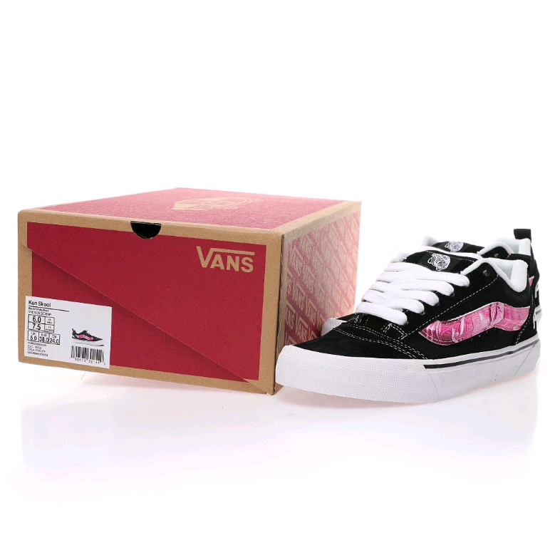 Peaches x Vans Vault KnuSkool VR3 LX＂Black Pink＂坎普尔ⷨŒ𑮐Š利安系列低帮复古硫化休闲鞋哔哩哔哩bilibili