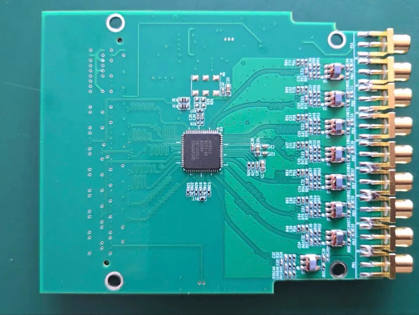 8通道、14bit、40MSPS数据采集卡,ADC采用ADI的AD9257,接口兼容FMCLPC,提供测试代码哔哩哔哩bilibili