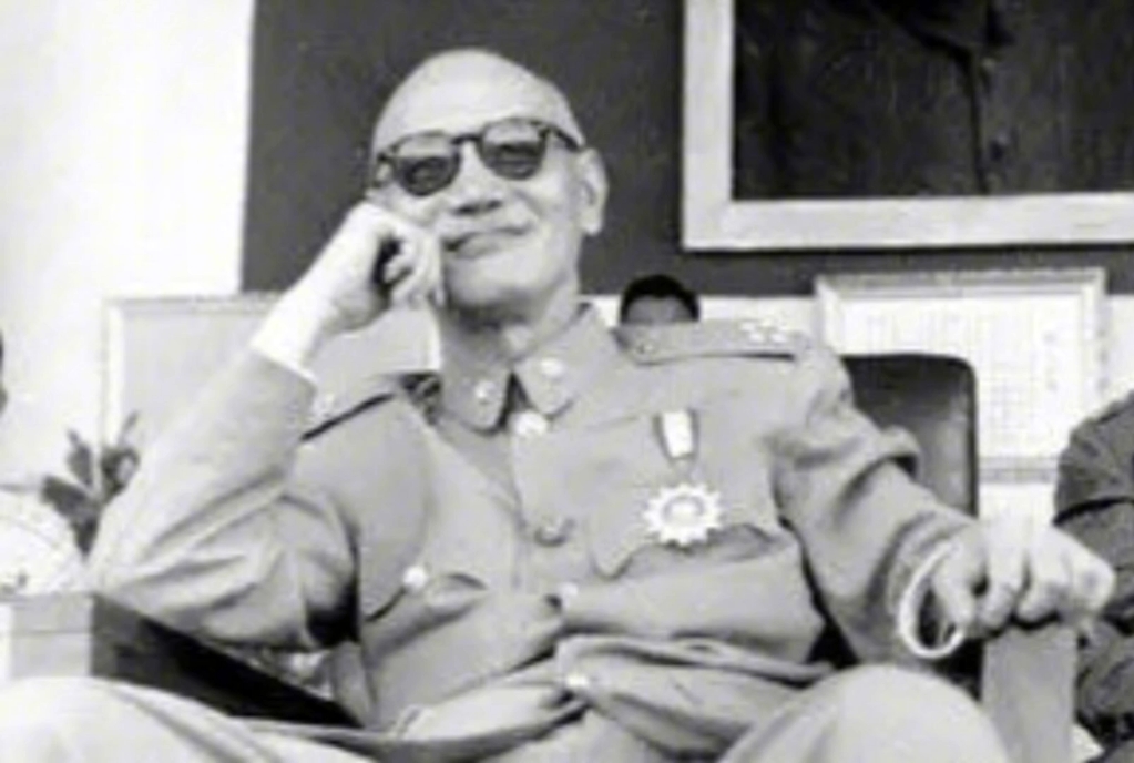 压抑老蒋
